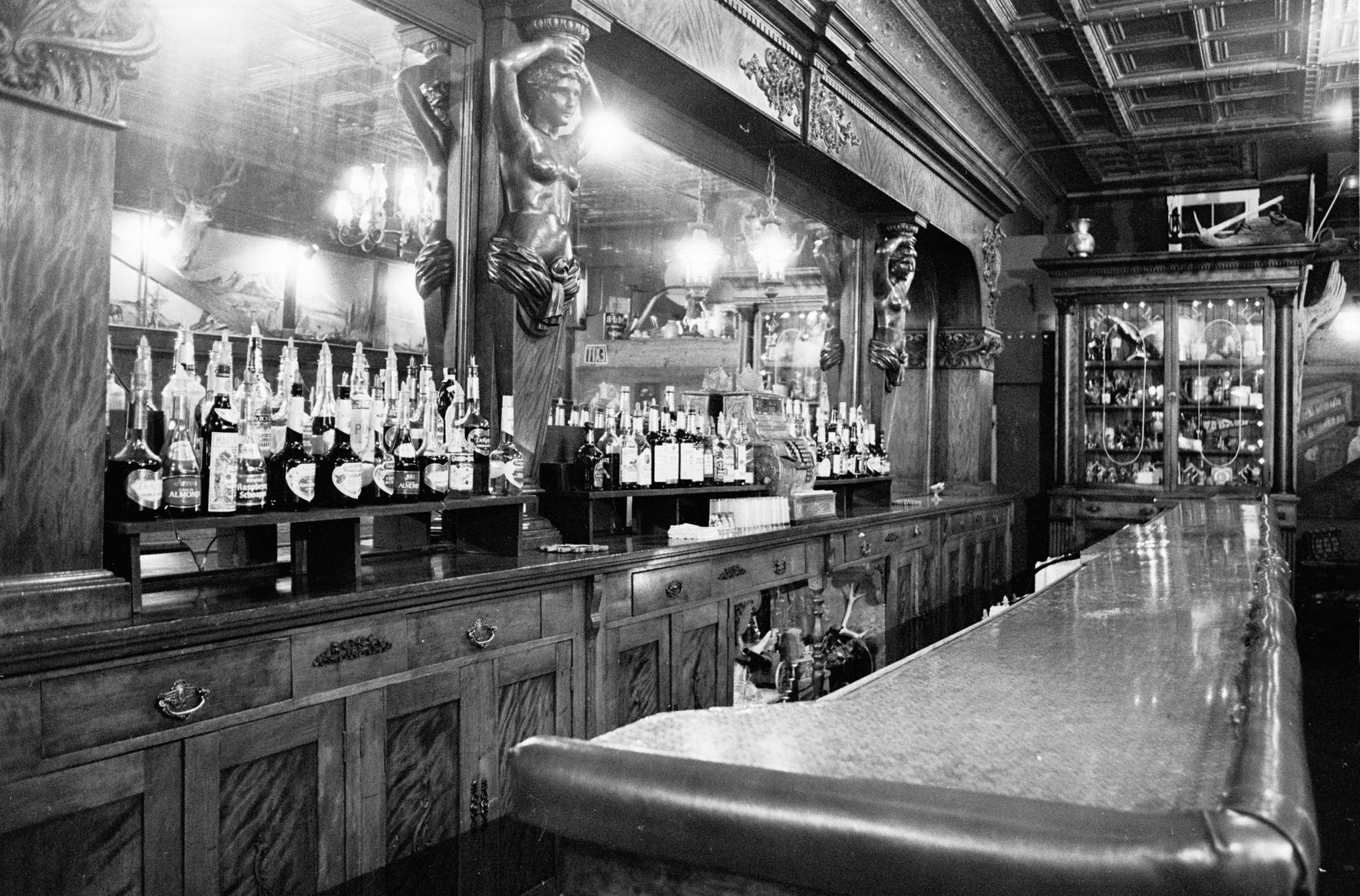 Stockman's Bar, Wibaux, 1988